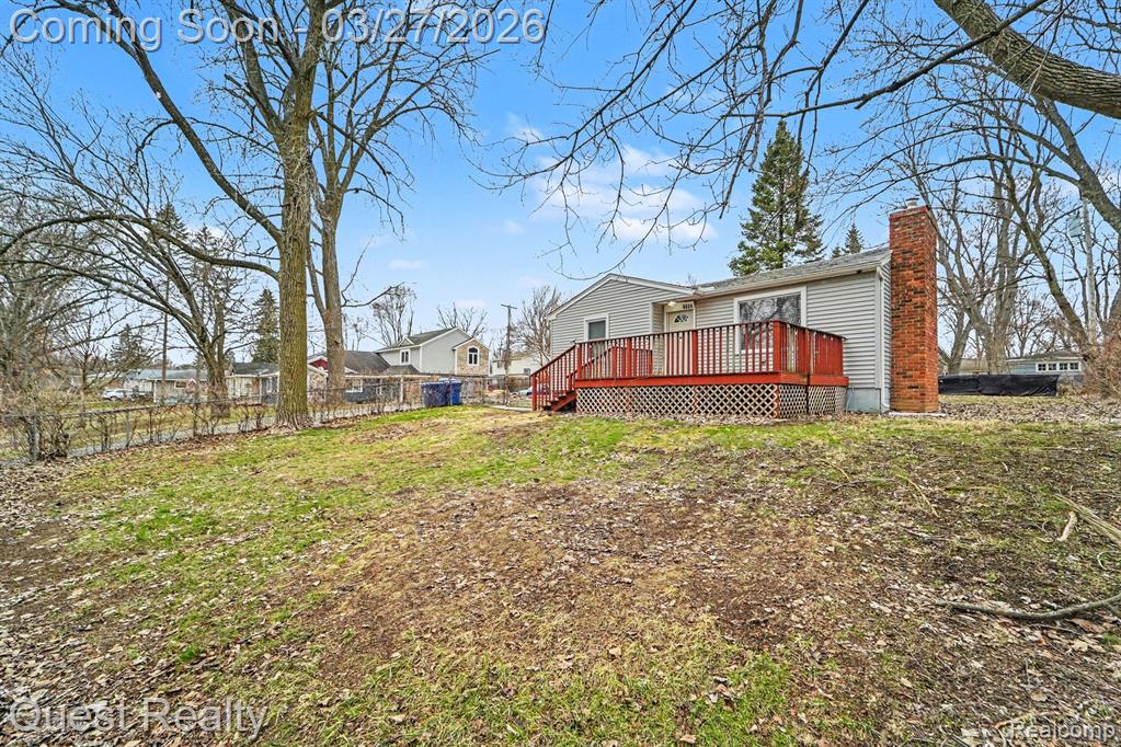 6524 Oakridge Drive, Waterford, MI 48329 — Photo 12