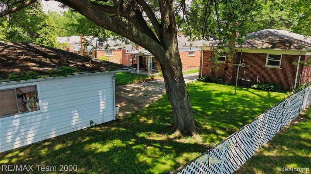 7475 Fenton Street, Dearborn Heights, MI 48127 — Photo 8