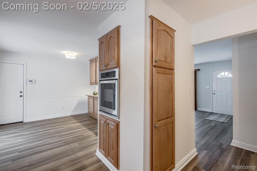 21123 Laurelwood Street, Farmington, MI 48336 — Photo 11