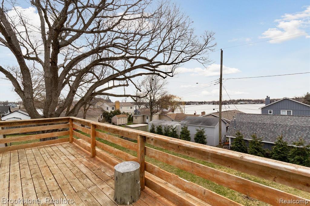 633 DETROIT Avenue, Lake Orion, MI 48362 — Photo 48