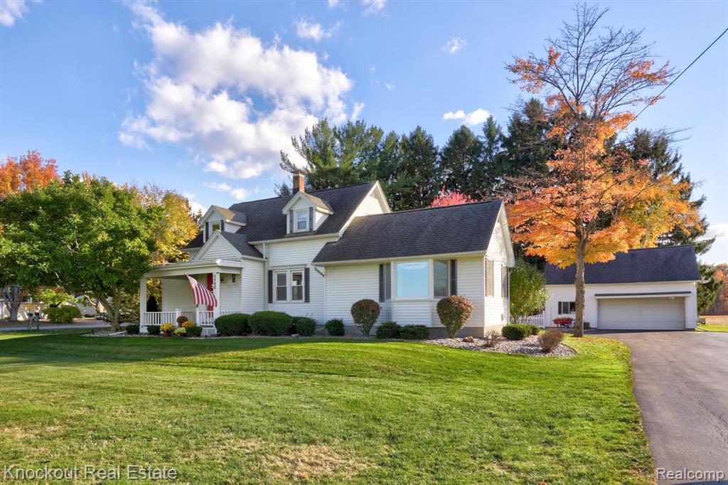 8980 E Curtis Road, Frankenmuth, MI 48734 — front exterior