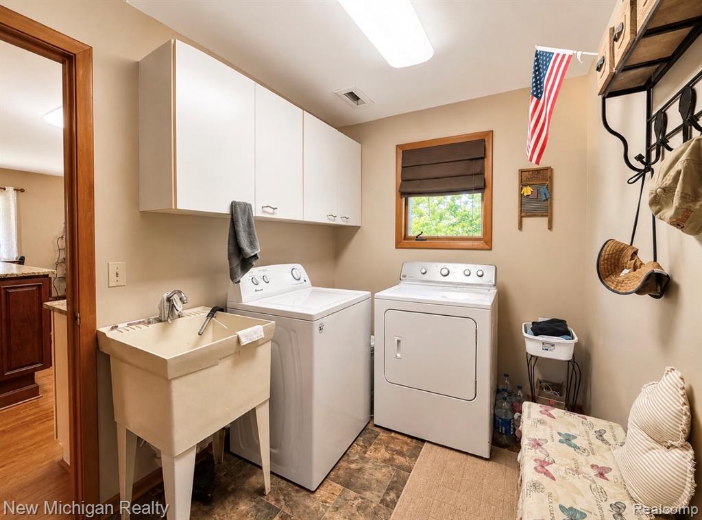 7156 River Road, Flushing, MI 48433 — Photo 9