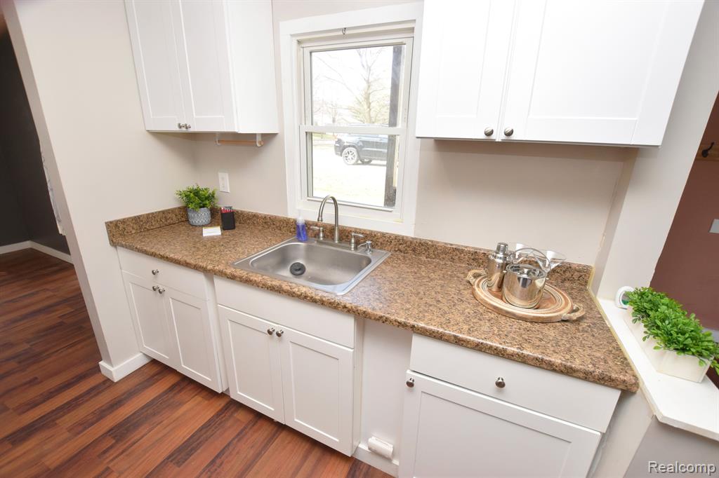 716 GRANT Street, Fenton, MI 48430 — Photo 5