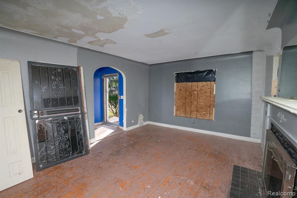18712 Waltham Street - Photo 5