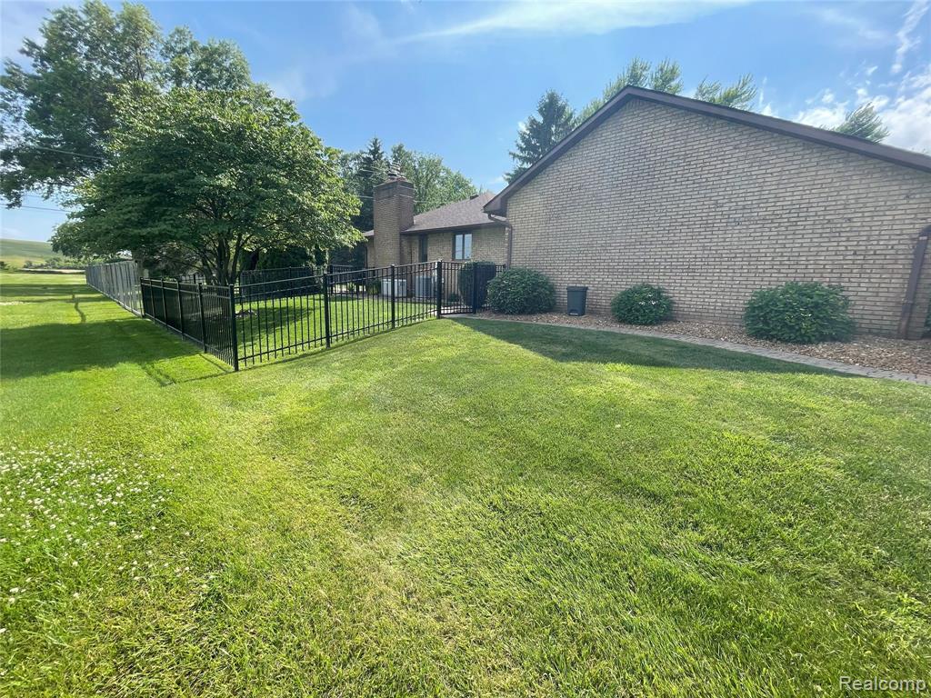 7666 Labo Road, South Rockwood, MI — Photo 8