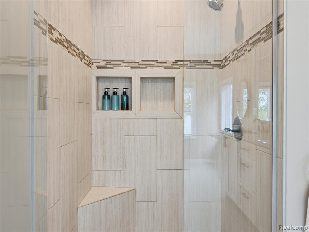12224 Mantawauka Drive, Fenton, MI 48430 — Photo 37