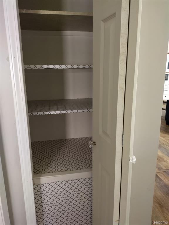 7484 WALNUT Drive, Goodrich Vlg, MI — Photo 30