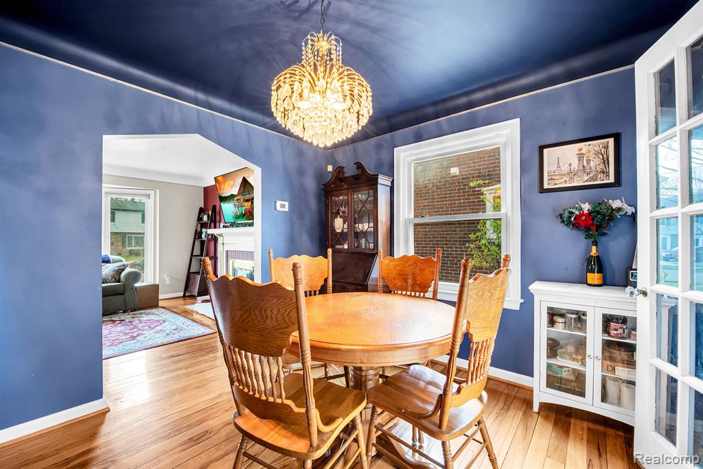 4994 HILLCREST Street, Grosse Pointe, MI 48236 — Photo 5