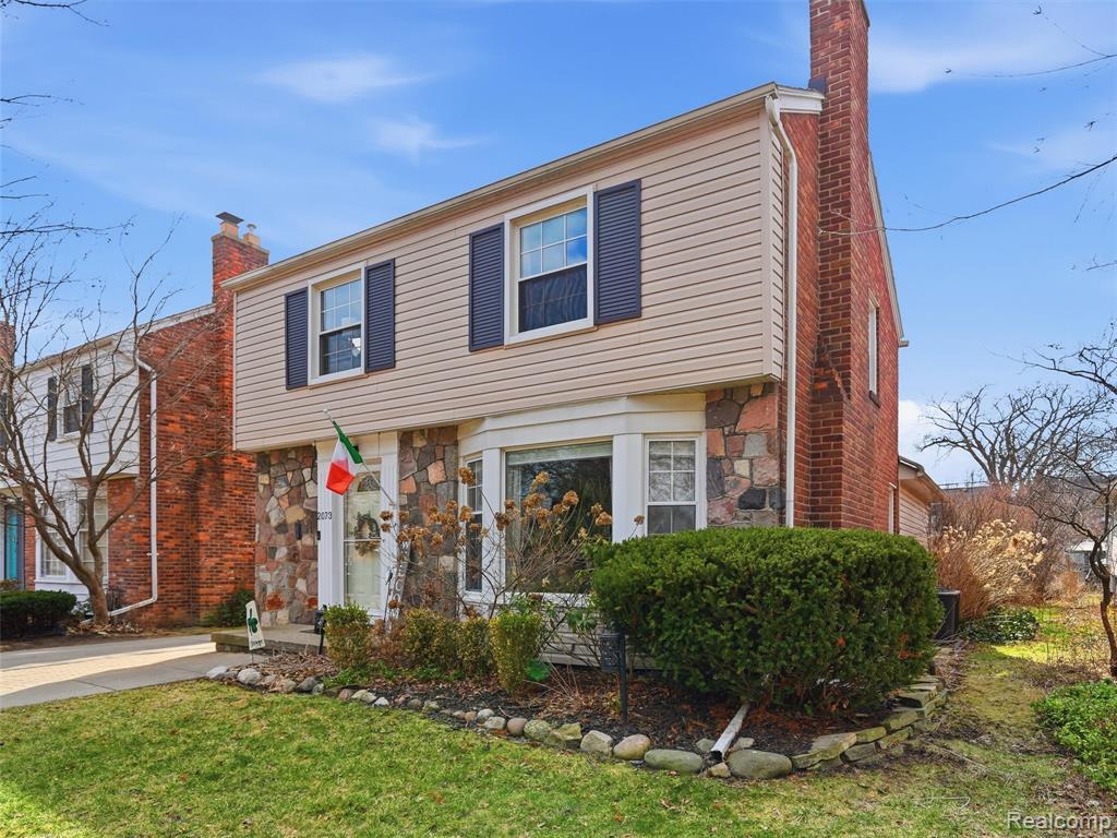 2073 Lochmoor Boulevard, Grosse Pointe Woods, MI 48236 — Photo 2