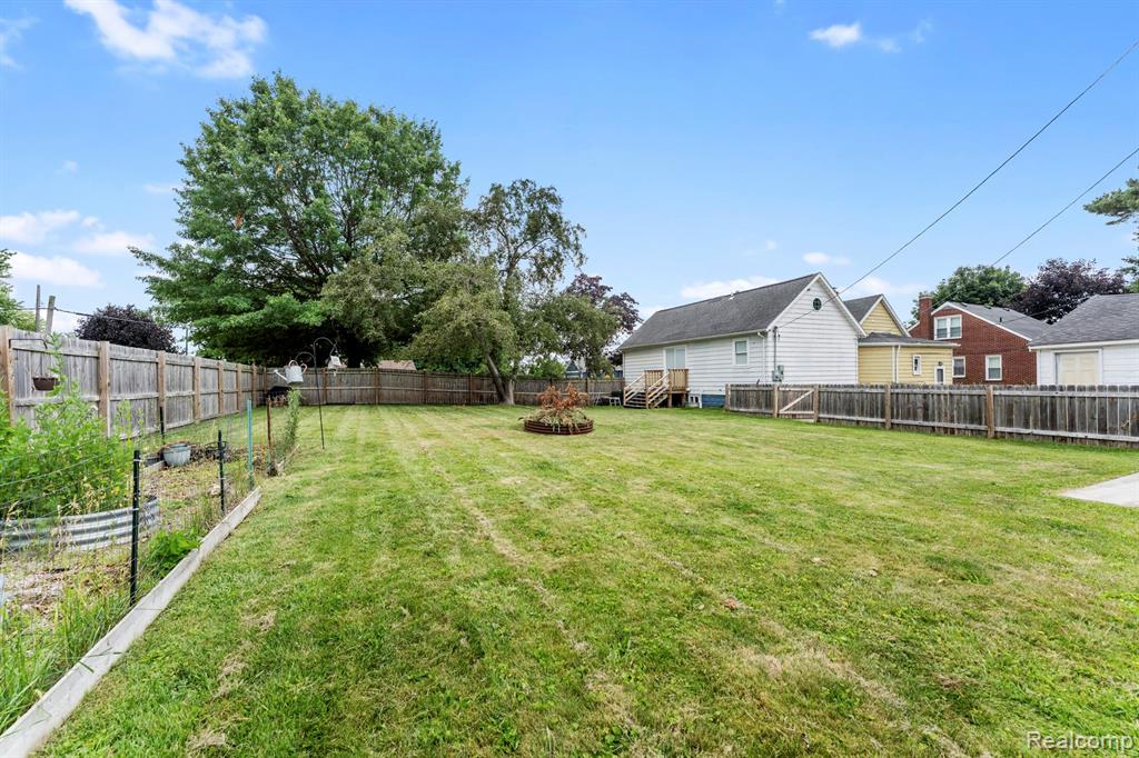 448 Bondie Street, Wyandotte, MI 48192 — Photo 22