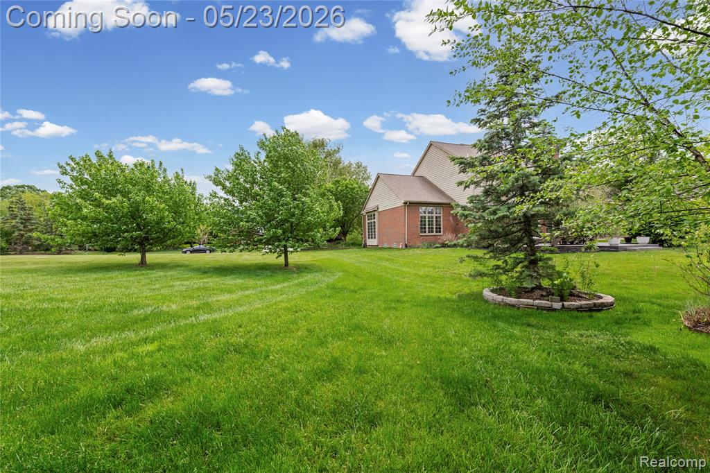 51013 W Hills Drive, Plymouth, MI 48170 — Photo 40