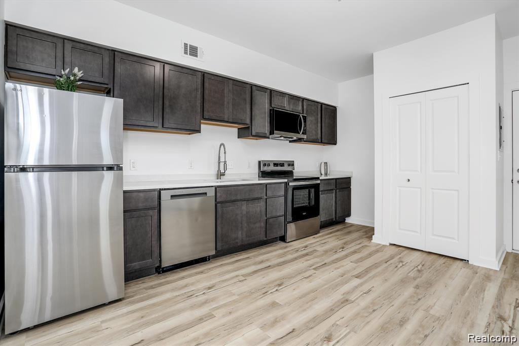 799 E Grand Boulevard, Detroit, MI 48207 — Photo 3