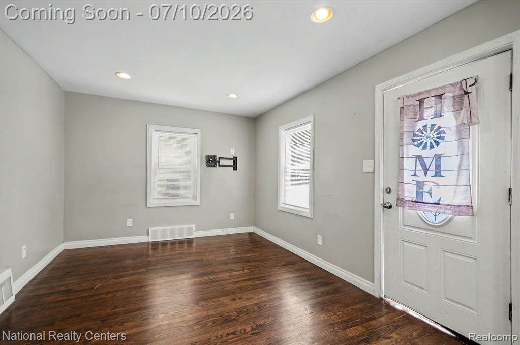 551 E Maplehurst Street, Ferndale, MI 48220 — Photo 3