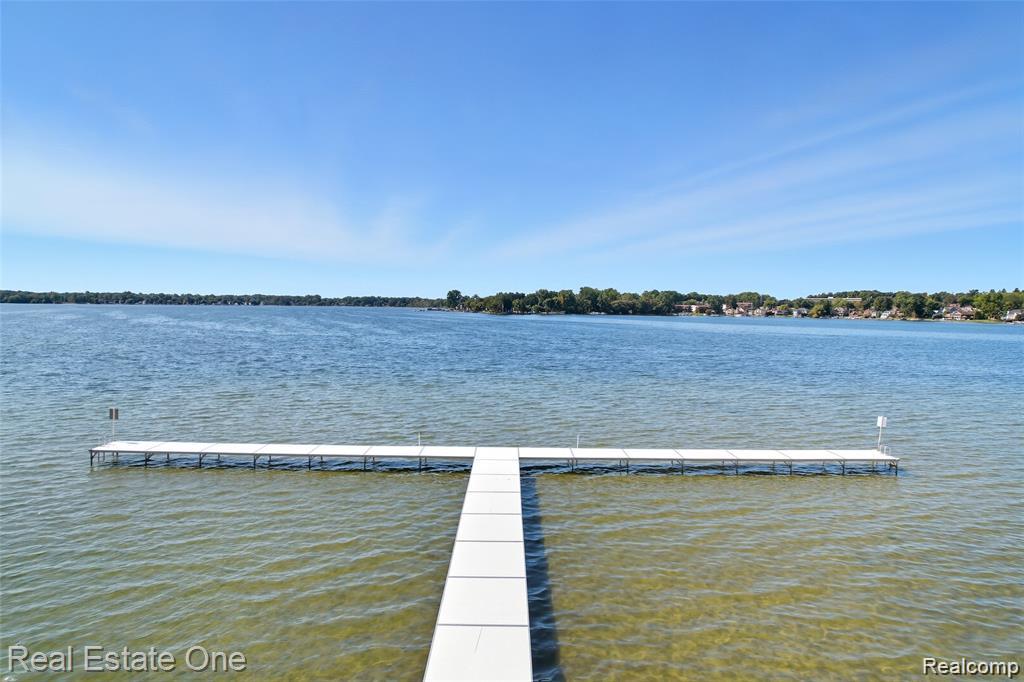 460 Old Pine Way, Walled Lake, MI 48390 — Photo 27