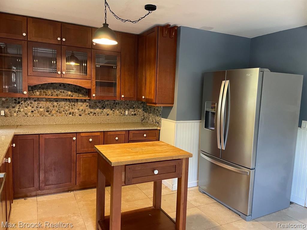 5111 ELIZABETH LAKE Road, Waterford, MI 48327 — Photo 4
