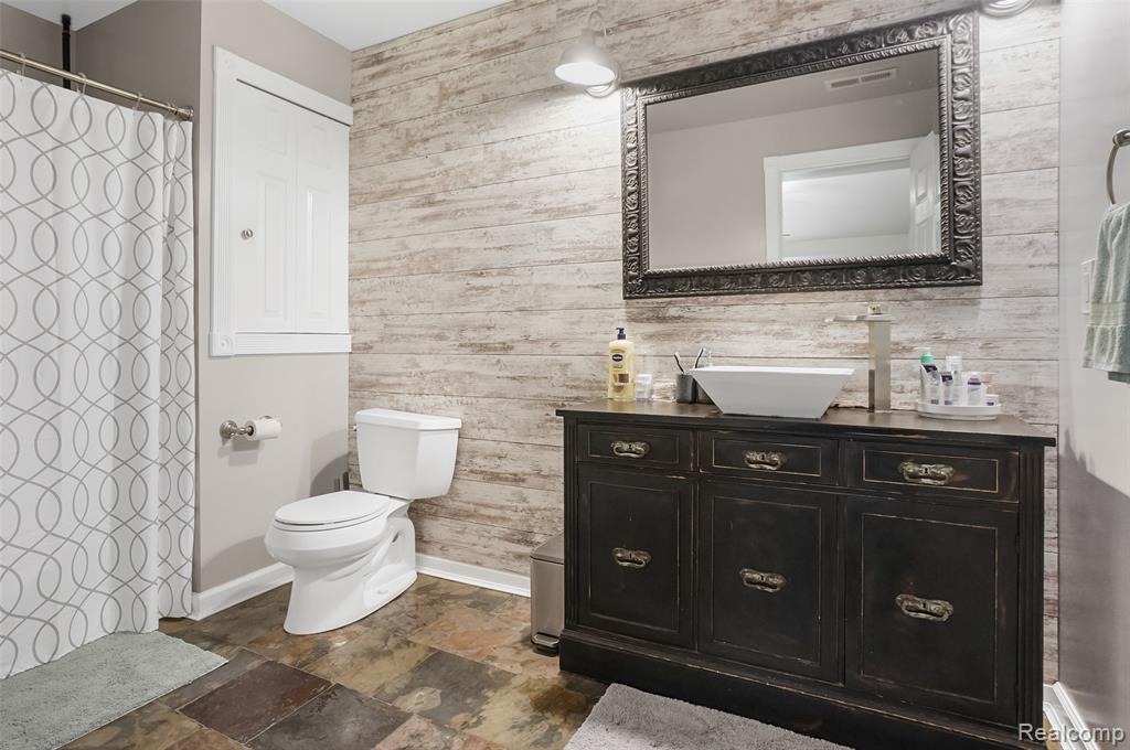 939 Eagle Drive, Fenton, MI 48430 — Photo 16