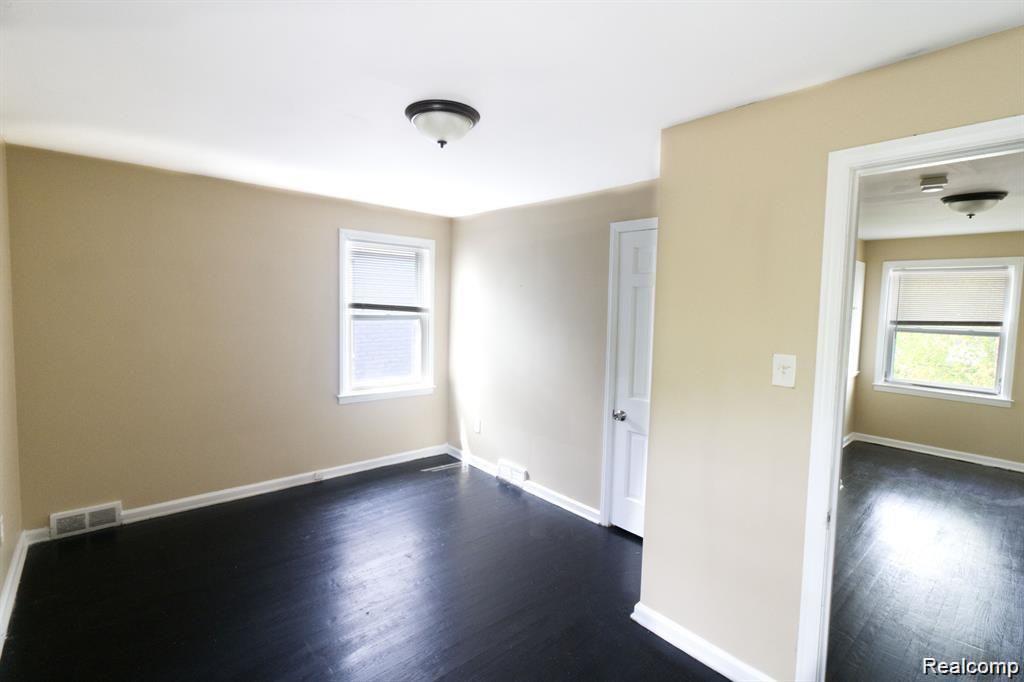 15470 MAPLERIDGE Street, Detroit, MI 48205 — Photo 9