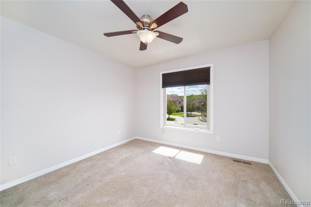 42105 Dorchester Court, Clinton Twp, MI 48038 — Photo 19