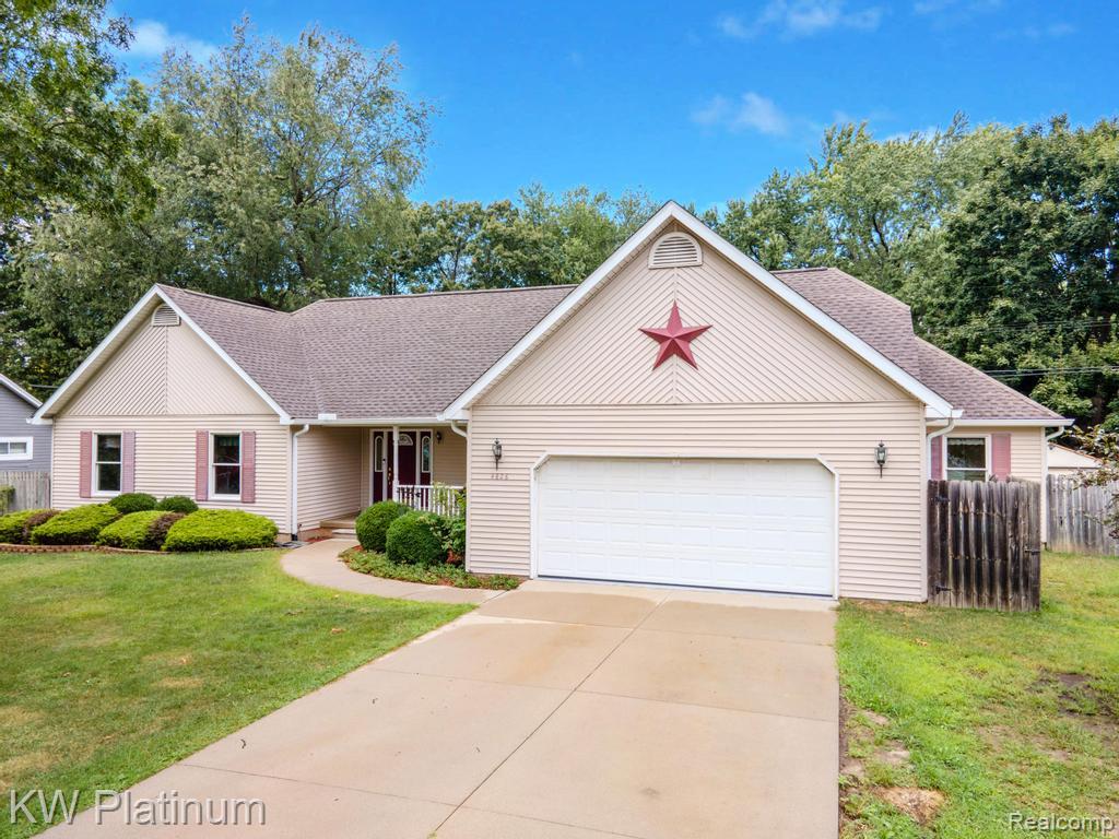 4626 Glenalda Drive, Clarkston, MI — Photo 2