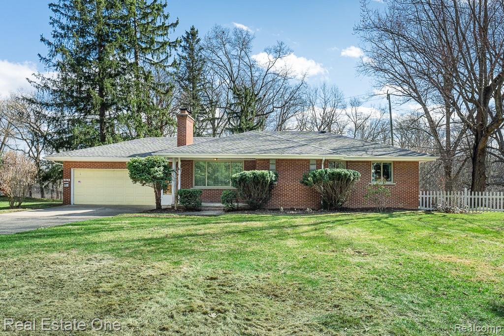 515 Whims Lane, Rochester, MI 48306 — front exterior