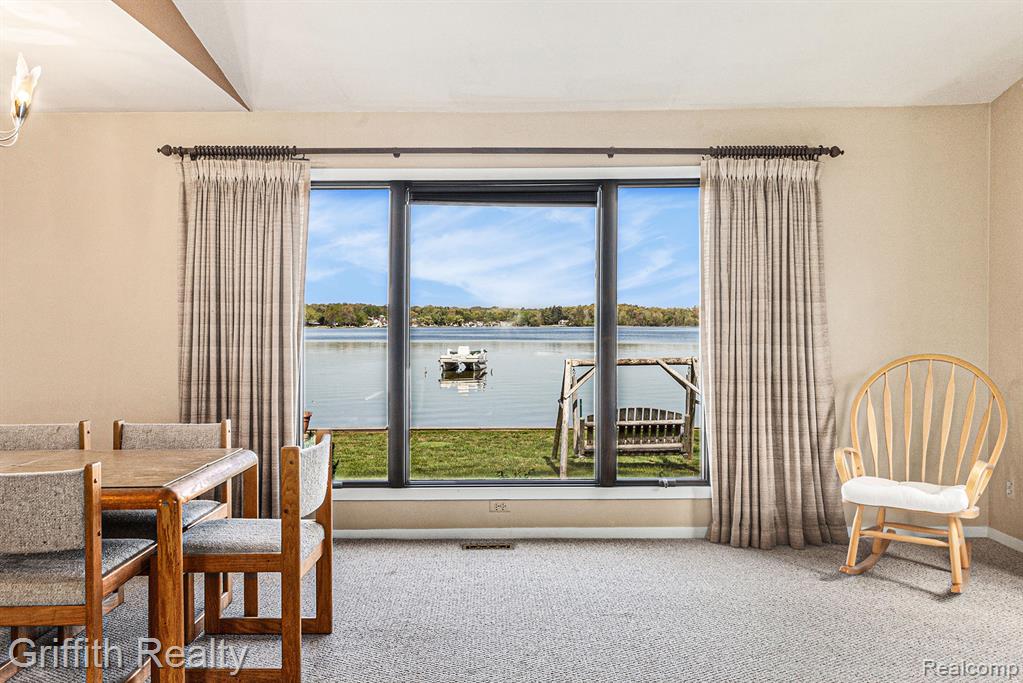 8570 Riverside Drive, Brighton, MI 48116 — Photo 11