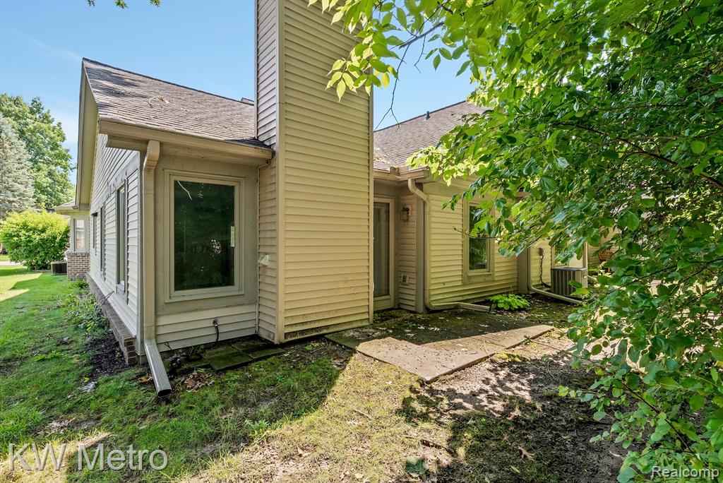 21305 Juniper Court, Farmington Hills, MI 48336 — Photo 33