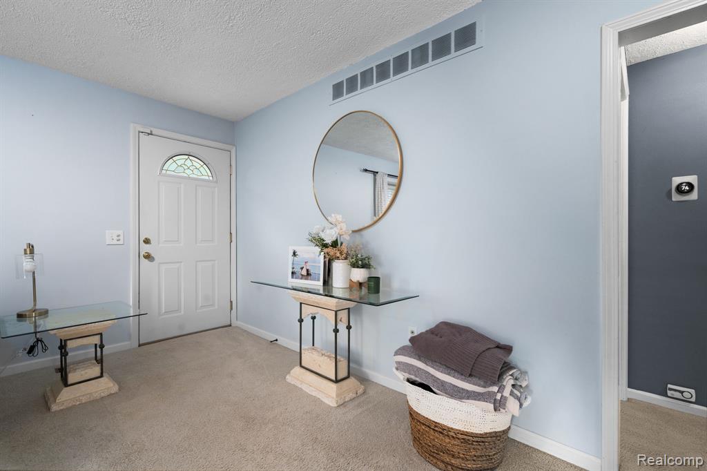 971 Tierney, Highland, MI 48356 — Photo 5
