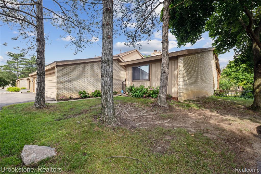5195 Richard Run, West Bloomfield, MI — Photo 3