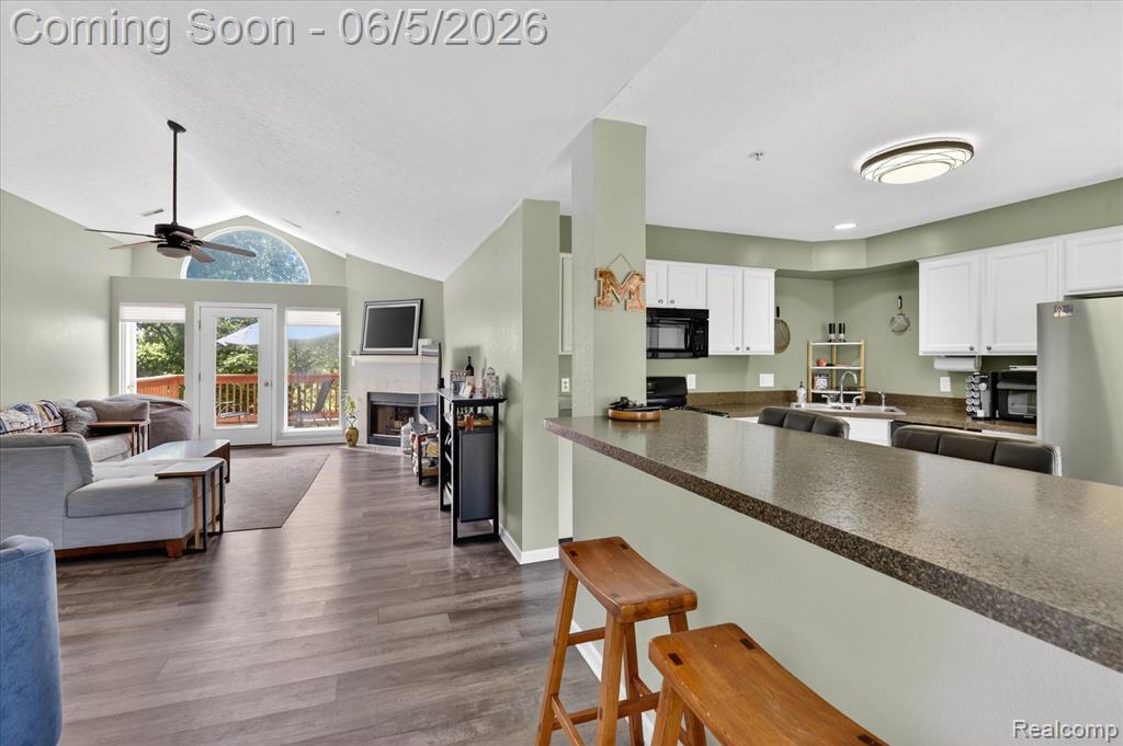 1641 Coburn Drive, Ann Arbor, MI 48108 — Photo 12