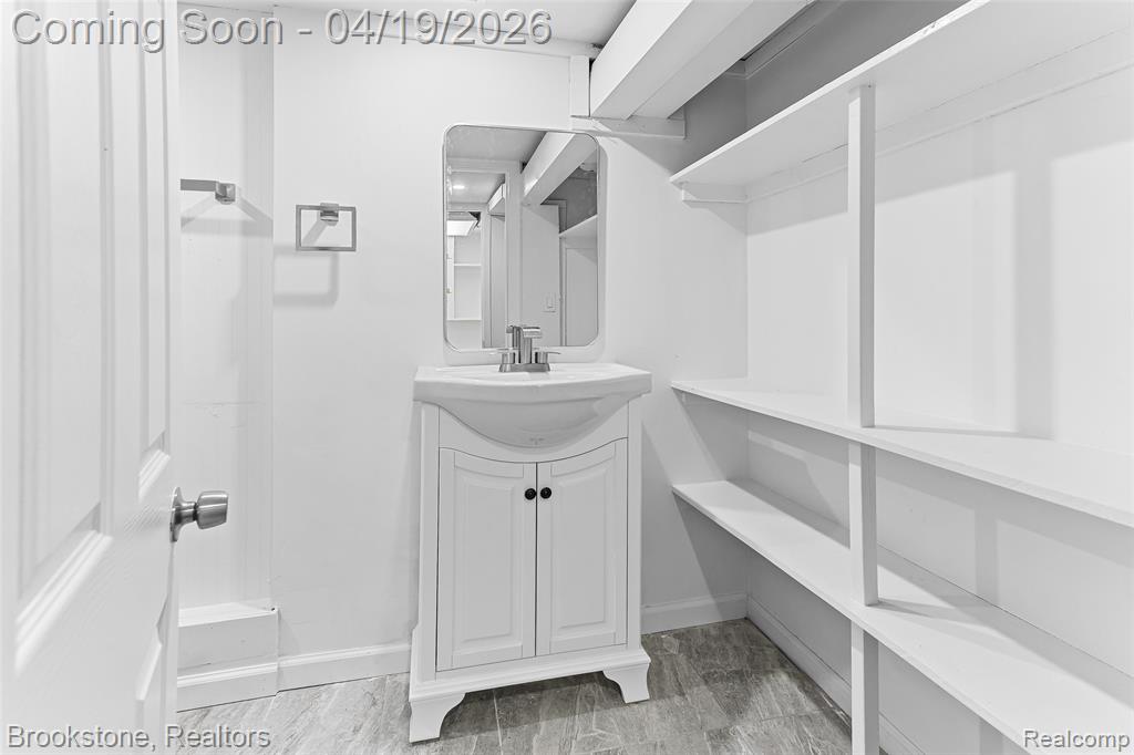 719 W 12 Mile Road, Royal Oak, MI 48073 — Photo 28
