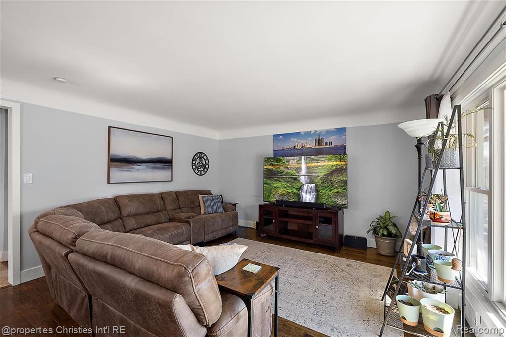 816 W Baker Avenue, Clawson, MI — Photo 15