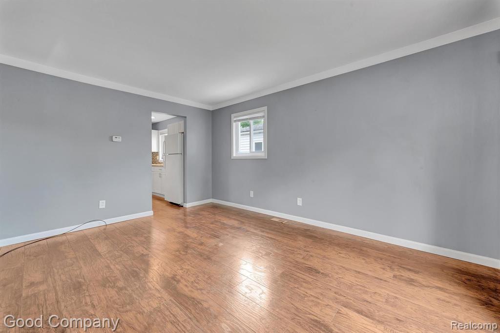 46 W MAPLEDALE Avenue, Hazel Park, MI 48030 — Photo 3