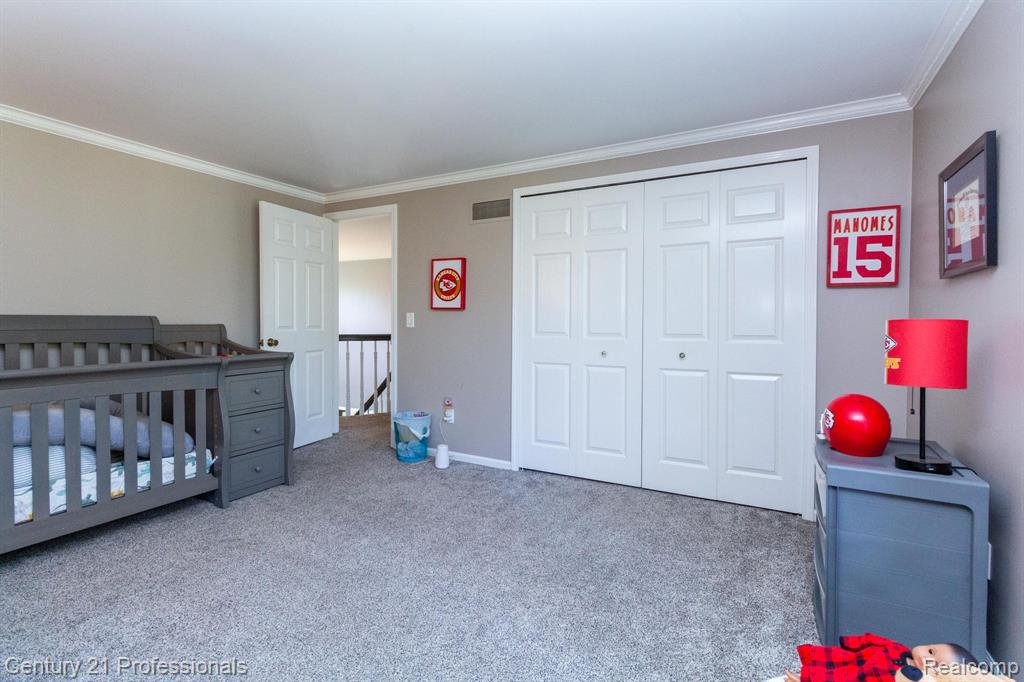 9418 Oakmont Drive, Grand Blanc, MI 48439 — Photo 33