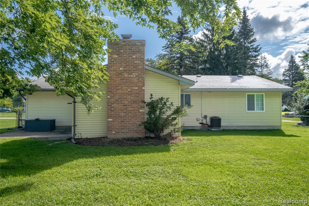 5482 Liberty Bell Road, Grand Blanc, MI 48439 — Photo 17