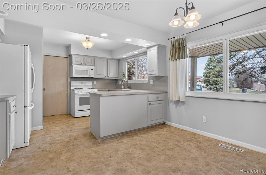 447 Lange Drive, Troy, MI 48098 — Photo 8