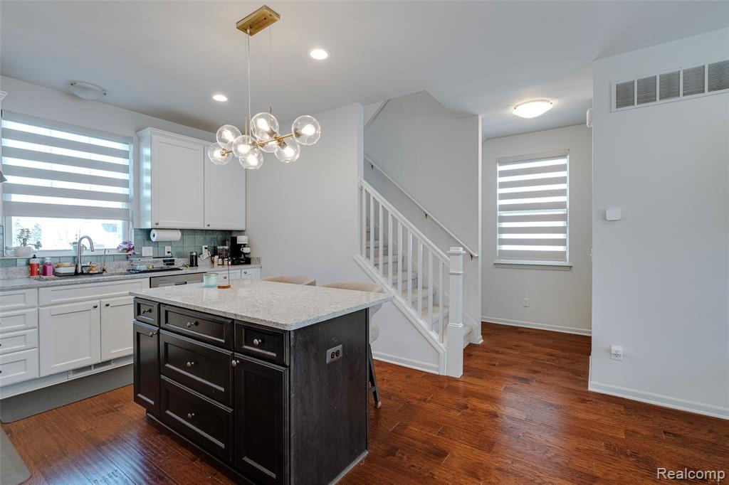 3211 Johanna Ware, Wixom, MI 48393 — Photo 11