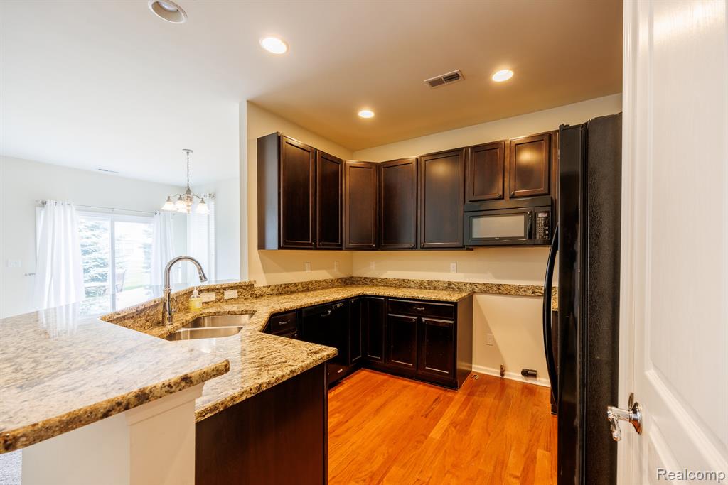 9385 Sand Hill Drive, Grand Blanc, MI 48439 — Photo 12