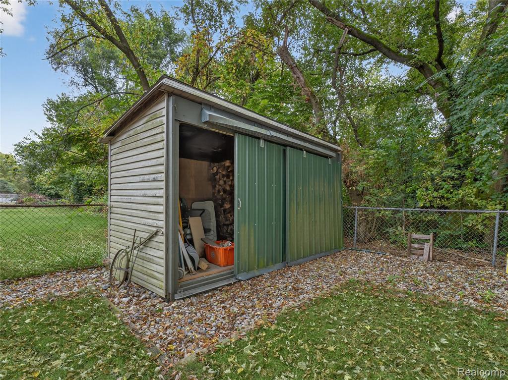 43801 Burtrig Road, Van Buren, MI 48111 — Photo 37