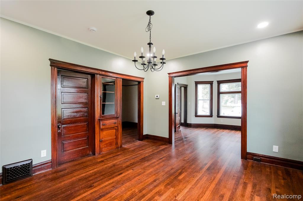 2431 PARKER Street, Detroit, MI 48214 — Photo 8