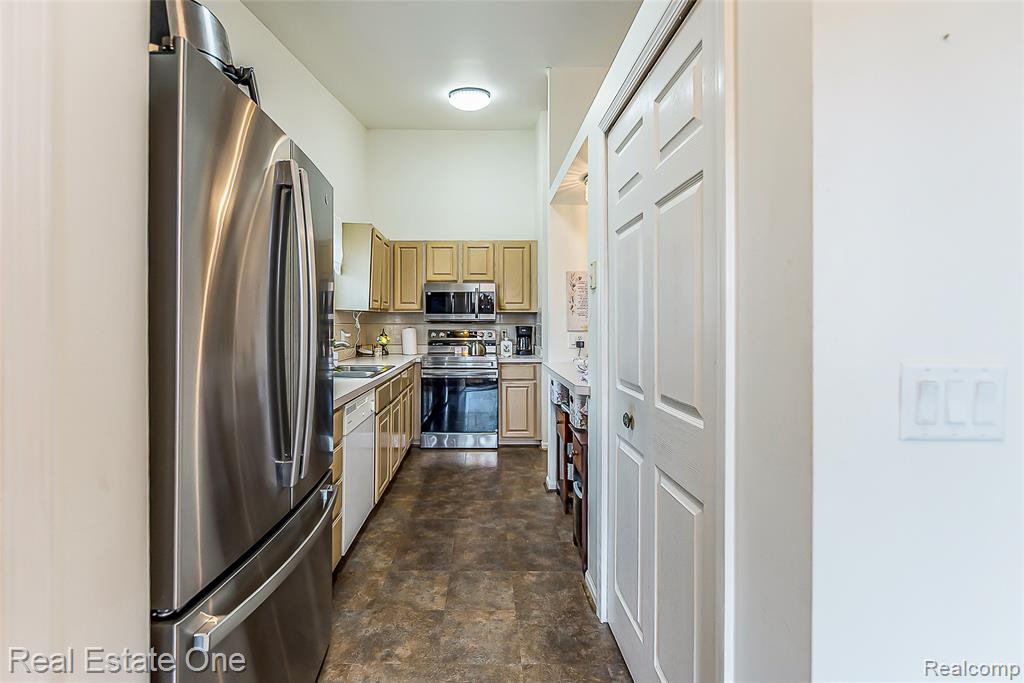 62072 York town Drive, 1, South Lyon, MI 48178 — Photo 8