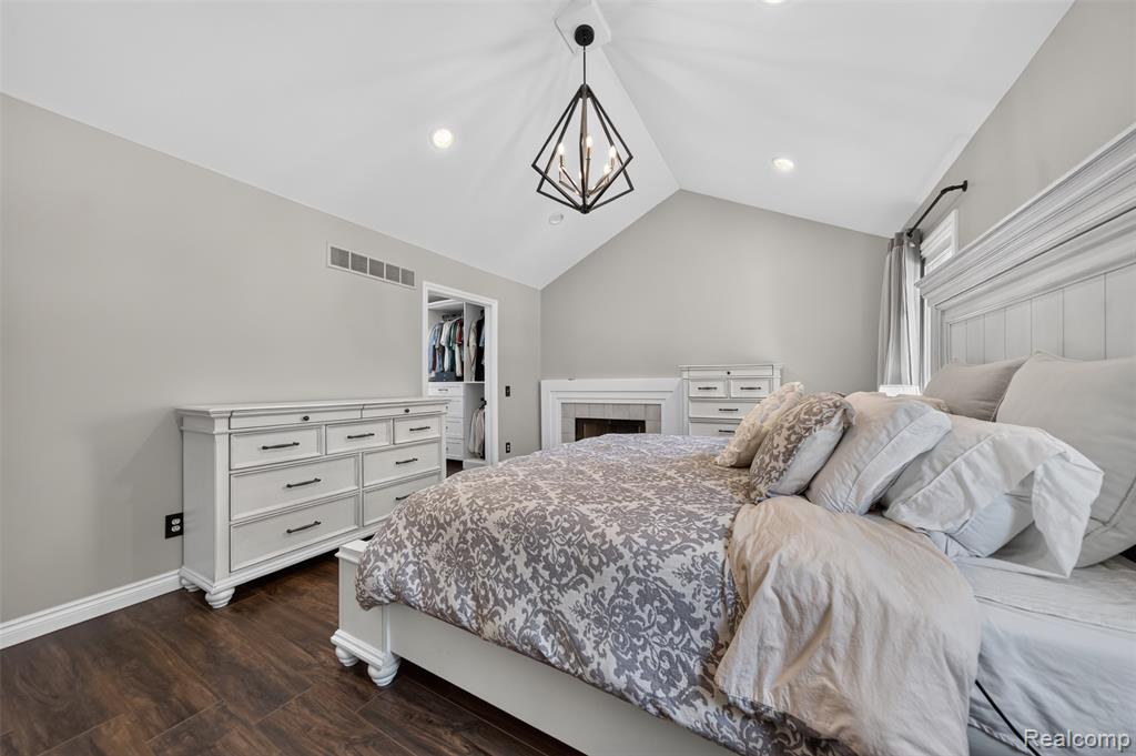 5136 Commerce Road, West Bloomfield, MI 48324 — Photo 31