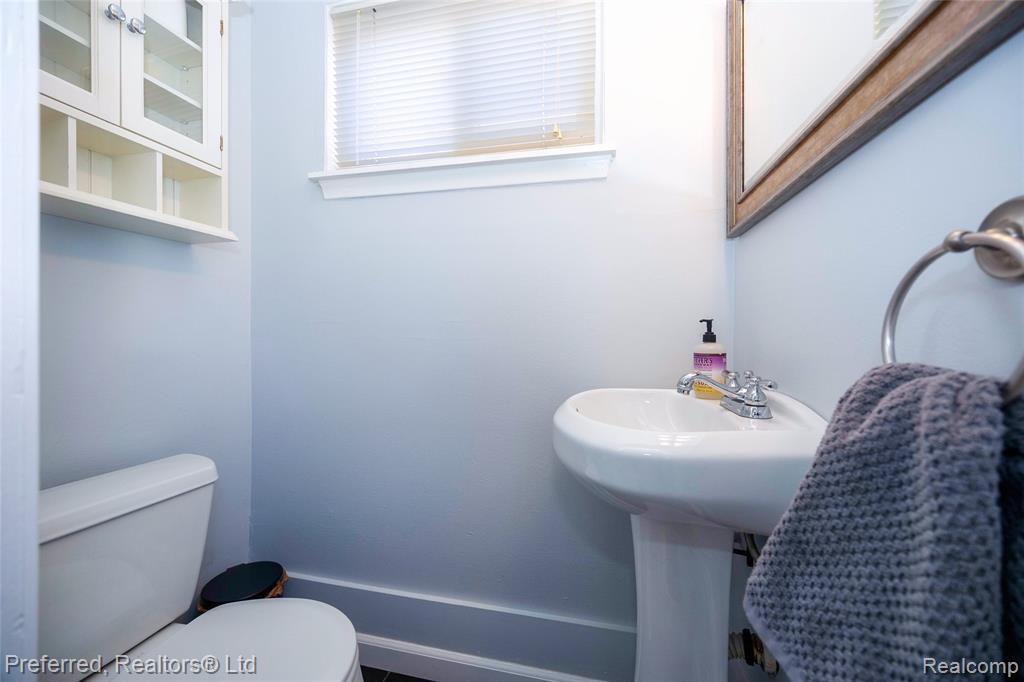 8516 N Hubbard Street, Westland, MI — Photo 16