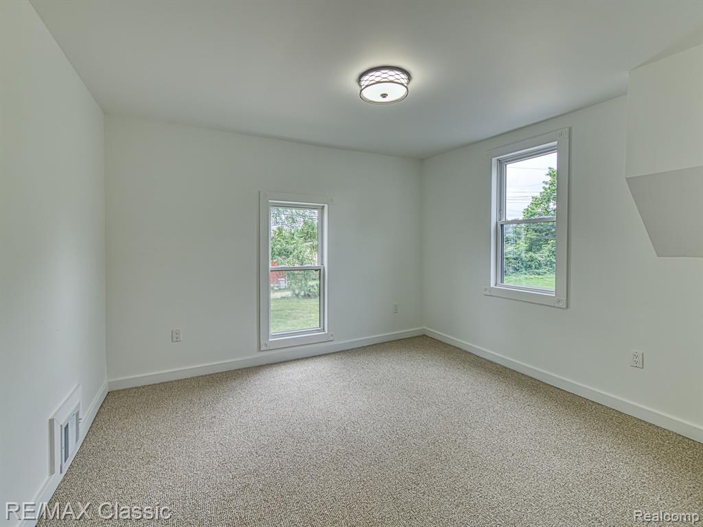 9509 Main Street, Whitmore Lake, MI 48189 — Photo 30