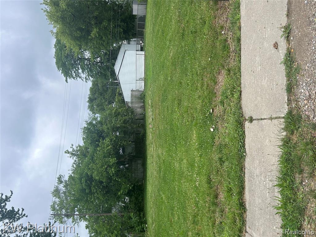 21189 Abrahm Street, Clinton Twp, MI 48035