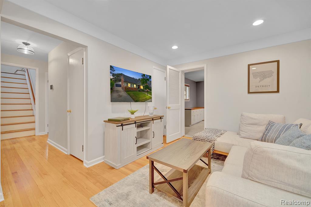 4423 Groveland Avenue, Royal Oak, MI 48073 — Photo 18