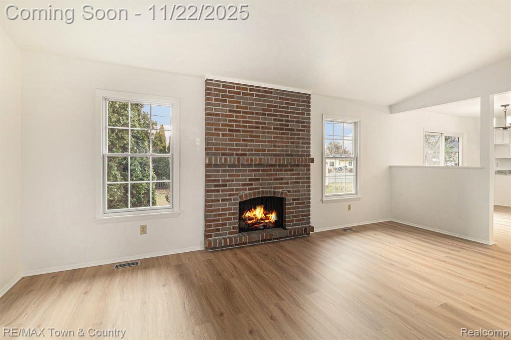 538 Autumn Drive, Flushing, MI 48433 — Photo 6