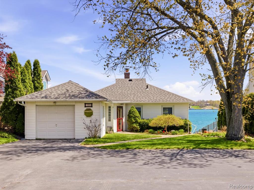 1265 River Road, St. Clair, MI 48079 — front exterior