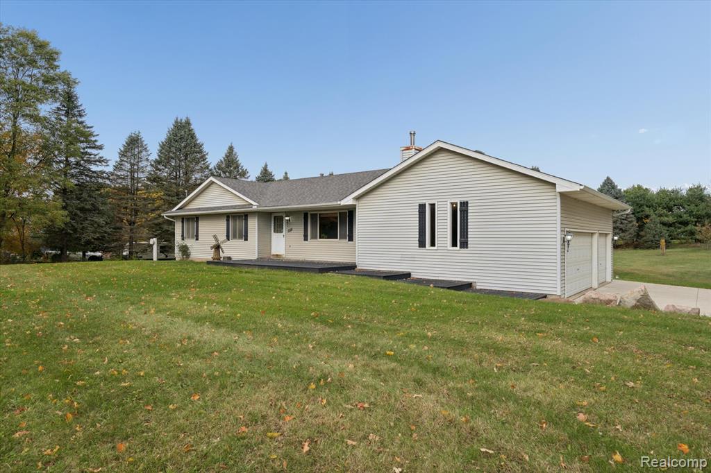 5920 W Coon Lake Road, Howell, MI 48843 — Photo 5