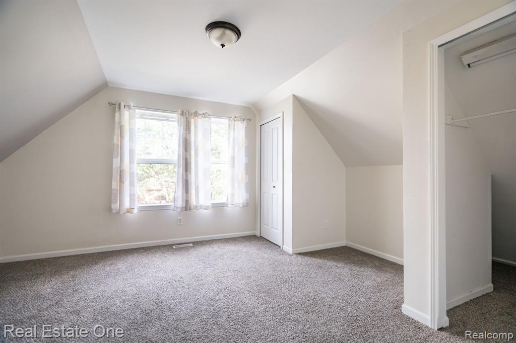 21063 WOODSIDE Avenue, Ferndale, MI 48220 — Photo 21