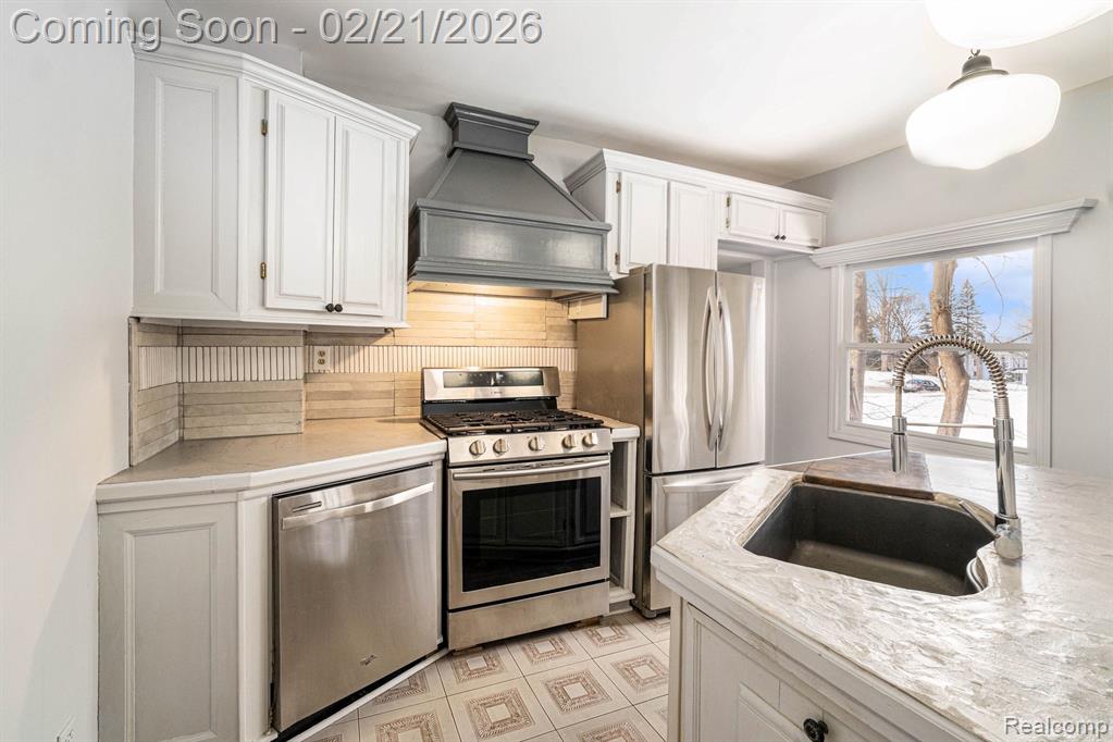 825 S Leroy Street, Fenton, MI 48430 — Photo 17